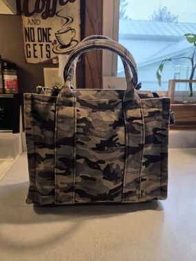 MeeJune Camo Canvas Messenger Tote Bag - Green Camo